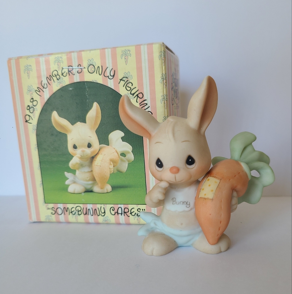 Vintage Precious Moments Friendship Bunny Collectible Porcelain Figurine